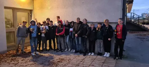 Lagaktivitet 23/10-2022 frågesport, bowling och hamburgare