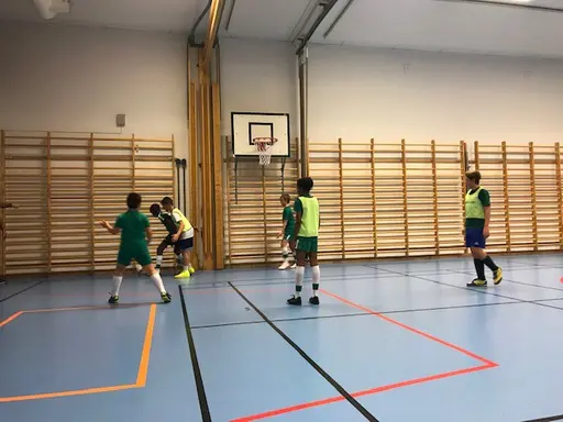 Eriksdalsskolan översikt. Ingång till idrottshallen: D1