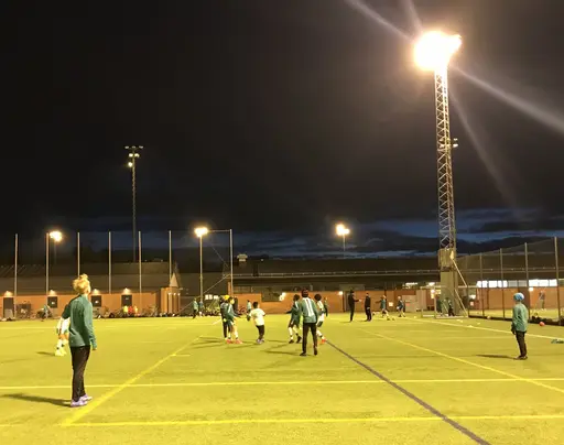 Glöm inte vänster fot, en hake och down memory lane