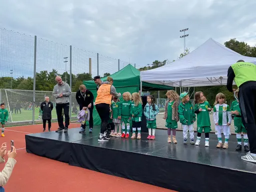Rötterna, Ambitionen, Gemenskapen, Respekten, Kärleken - Tillsammans är vi Hammarby!