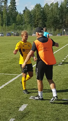 En rörd Erik i hans sista match i karriären!