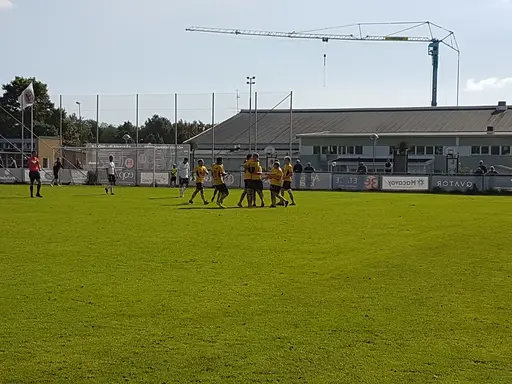 Glada killar efter 3-1målet.