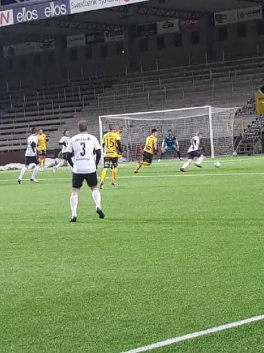 Crille nära överlista elfsborgs keepern!