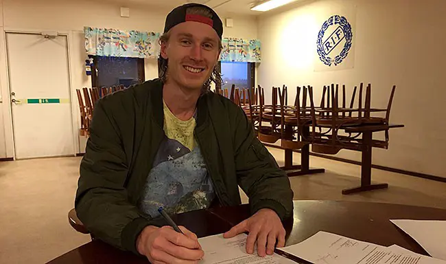 Linus Jansson stormtrivs i Rimbo, och kommer till hösten göra sin fjärde säsong i föreningen.