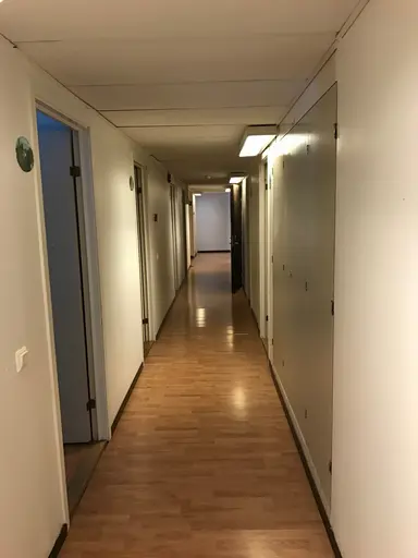 Boende i rum med 4, 6, 8 eller 10 bäddar per rum.