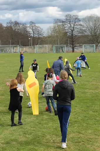 Barn från Långsjöskolans årskurs 2or. 