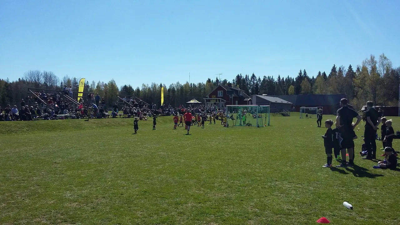 Ca 500 spelare, ledare och publik gjorde lördagsförmiddagen till en fotbollsfest!