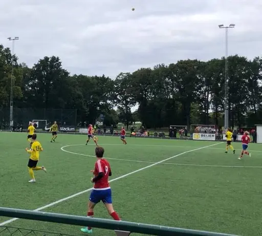 Bild 1 från uppvärmningen. Bild 2 Sebbes mål. Bild 3 Typisk situation från matchen.