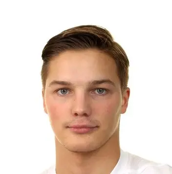 Oskar får klä upp sig i gult när han kommer hem från sin resa!