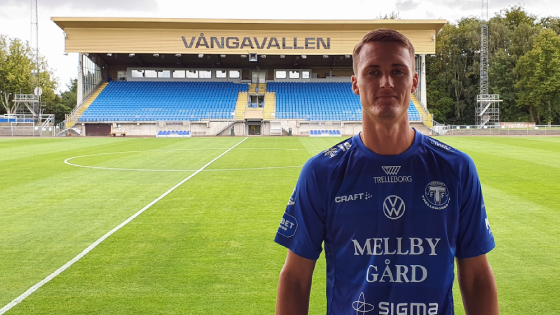 Kalle Larsson i TFF tröjan.